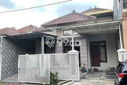Jual Rumah Strategis Bagus Punya 3 KT di Rungkut Surabaya SHM Jual Rumah Strategis Bagus Punya 3 KT di Rungkut Surabaya SHM