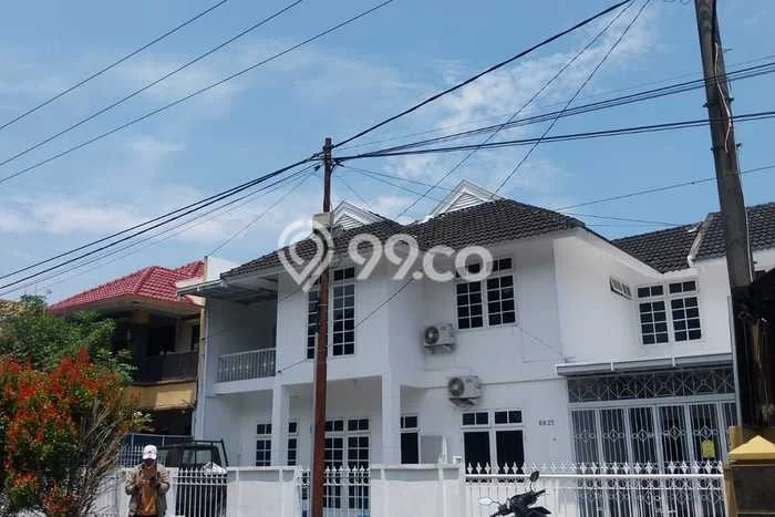 Lokasi strategis! Rumah siap huni dikontrakkan di Medan Selayang LB 750m2 Lokasi strategis! Rumah siap huni dikontrakkan di Medan Selayang LB 750m2