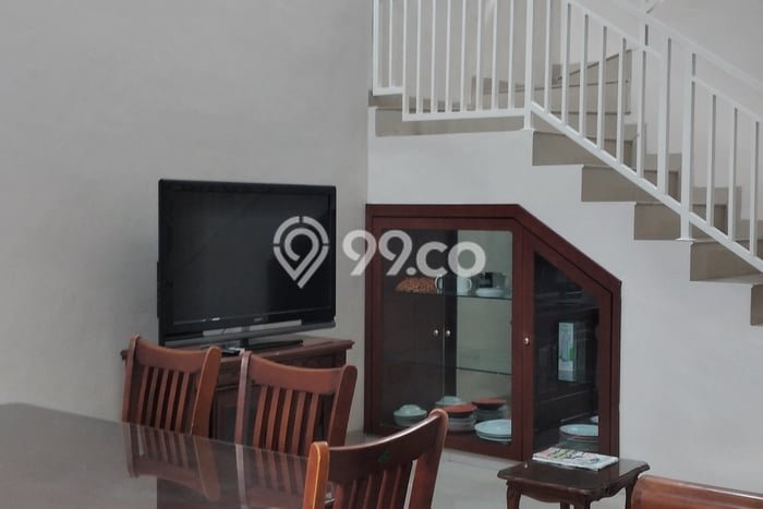 LOKASI STRATEGIS! Rumah kawasan Medan Baru, Akses ke Stasiun, 4 KT, LT 200m² Bangunan 280m² LOKASI STRATEGIS! Rumah kawasan Medan Baru, Akses ke Stasiun, 4 KT, LT 200m² Bangunan 280m²