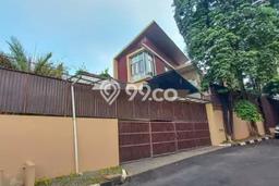 Rumah Mewah LB 340m2 Siap Huni Desain Elegan di Simprug, Jakarta Selatan Rumah Mewah LB 340m2 Siap Huni Desain Elegan di Simprug, Jakarta Selatan