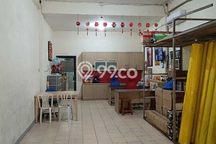 Ruko Dijual di Jakarta Barat LT 95m2 & LB 285m2 Lokasi Terbaik! Ruko Dijual di Jakarta Barat LT 95m2 & LB 285m2 Lokasi Terbaik!