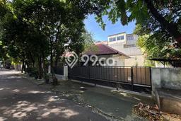 Siap Huni Rumah Mewah 3 Kamar di Kebayoran Baru Dekat ke Mana Saja Siap Huni Rumah Mewah 3 Kamar di Kebayoran Baru Dekat ke Mana Saja