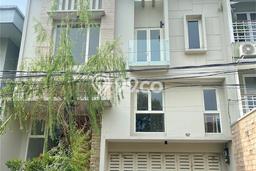 Jual Rumah Luas Elegan Dengan View Cantik di Gandaria, Jakarta Selatan Jual Rumah Luas Elegan Dengan View Cantik di Gandaria, Jakarta Selatan