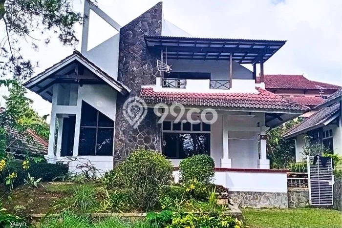 LOKASI STRATEGIS! Vila Kawasan , Luas 300m2m², Dekat fasilitas kota LOKASI STRATEGIS! Vila Kawasan , Luas 300m2m², Dekat fasilitas kota