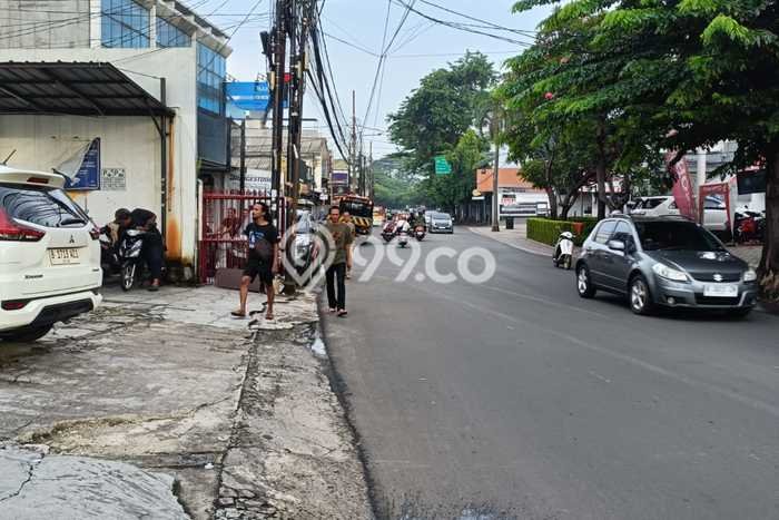 Unit Ruko Dijual di Jakarta Selatan LT 110m2 & LB 210m2 Unit Ruko Dijual di Jakarta Selatan LT 110m2 & LB 210m2