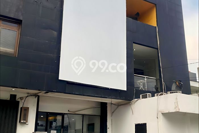 LOKASI PREMIUM! Ruko Kawasan , Luas 420m2m², Jalan Utama, Area Komersial LOKASI PREMIUM! Ruko Kawasan , Luas 420m2m², Jalan Utama, Area Komersial