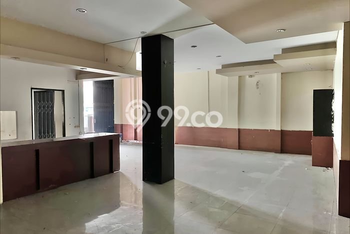 LOKASI PREMIUM! Ruko Kawasan , Luas 420m2m², Jalan Utama, Area Komersial LOKASI PREMIUM! Ruko Kawasan , Luas 420m2m², Jalan Utama, Area Komersial