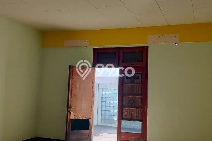 Unit Ruko Disewakan di Raya Darmo di Area Ramai & Strategis Unit Ruko Disewakan di Raya Darmo di Area Ramai & Strategis