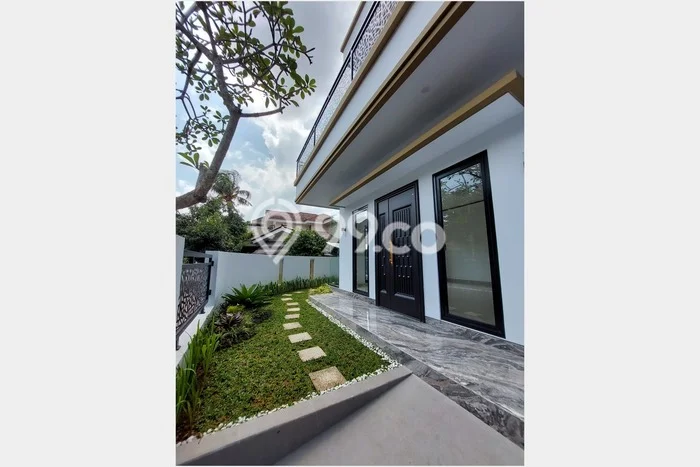 Hunian Elit LB 330m2 Siap Pakai Desain Elegan di BSD Kencana Loka, Tangerang Hunian Elit LB 330m2 Siap Pakai Desain Elegan di BSD Kencana Loka, Tangerang