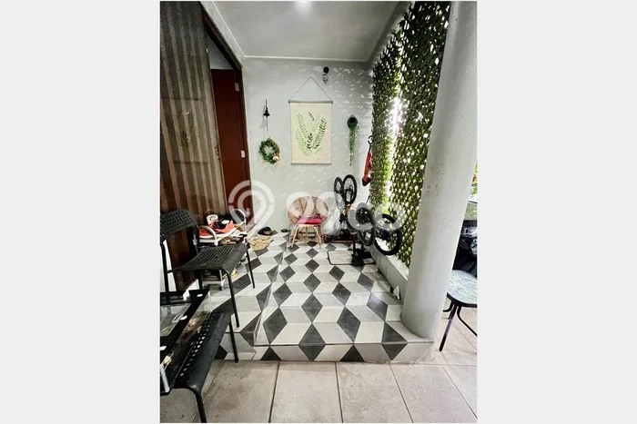 Rumah Elit LB 200m2 Siap Pakai Desain Elegan di Bintaro, Tangerang Selatan Rumah Elit LB 200m2 Siap Pakai Desain Elegan di Bintaro, Tangerang Selatan