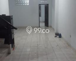 LOKASI PREMIUM! Ruko Kawasan , Luas 200m2m², Akses Strategis LOKASI PREMIUM! Ruko Kawasan , Luas 200m2m², Akses Strategis