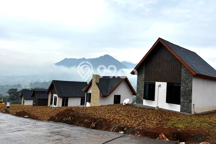 Jarang Ada! Tanah di Jatinegara Punya Luas 100m2 SHM Jarang Ada! Tanah di Jatinegara Punya Luas 100m2 SHM