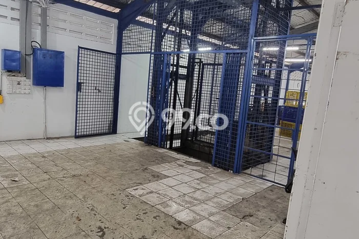 Gudang bagus disewakan di Cengkareng Jakarta Barat dengan LB 1000m2 harga sewa terbaik Gudang bagus disewakan di Cengkareng Jakarta Barat dengan LB 1000m2 harga sewa terbaik