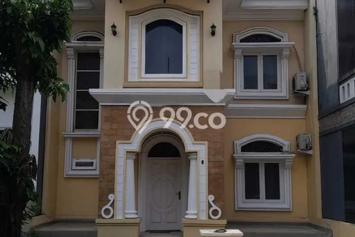 Disewakan! Rumah 4 Kamar Tidur &
2 Kamar Mandi di Gading Serpong, Tangerang Disewakan! Rumah 4 Kamar Tidur &
2 Kamar Mandi di Gading Serpong, Tangerang