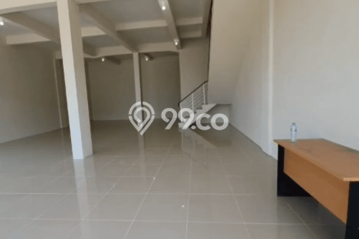 Unit Ruko Dijual di Surabaya LT 150m2 & LB 394m2 Unit Ruko Dijual di Surabaya LT 150m2 & LB 394m2