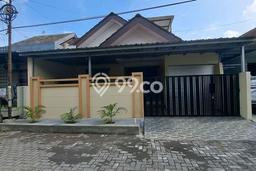 Dijual Cepat Rumah Favorit Siap Huni LB 100m2 di Pedurungan, Semarang Dijual Cepat Rumah Favorit Siap Huni LB 100m2 di Pedurungan, Semarang