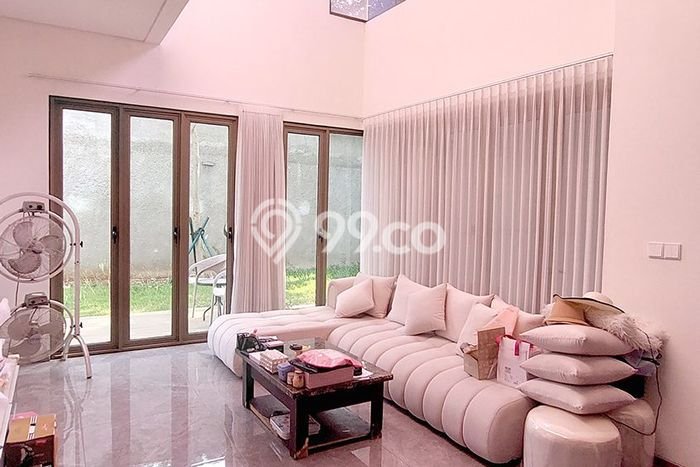 Siap Huni Hunian Elit 4 Kamar di Karang Tengah Dekat ke Mana Pun Siap Huni Hunian Elit 4 Kamar di Karang Tengah Dekat ke Mana Pun