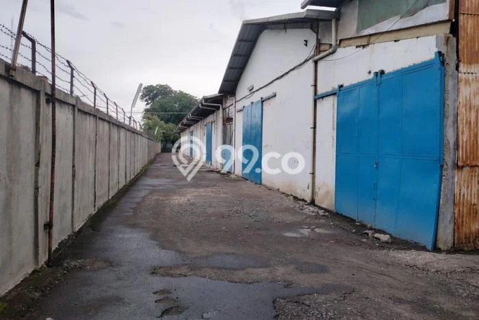 Unit Gudang Disewakan di Tangerang Kota di Area Ramai & Strategis Unit Gudang Disewakan di Tangerang Kota di Area Ramai & Strategis
