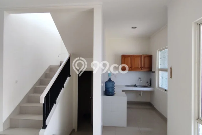 Rumah Nyaman di , 3 KT, Area Tenang, Luas 102m2m² LB 120m2m² Rumah Nyaman di , 3 KT, Area Tenang, Luas 102m2m² LB 120m2m²