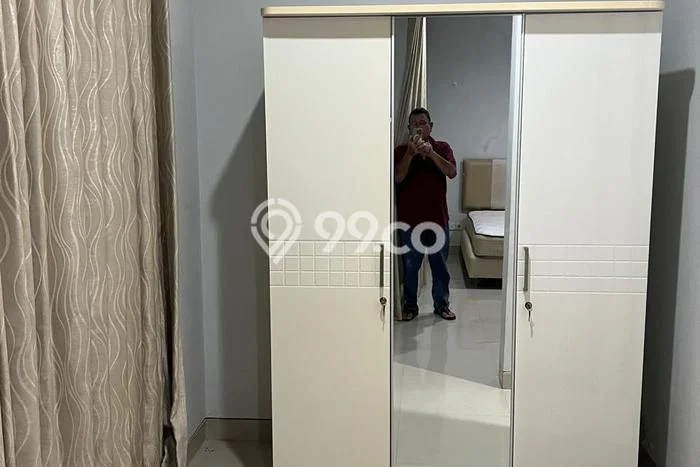 Rumah Elit Modern Tanpa Renovasi di Pakuwon Indah Surabaya Rumah Elit Modern Tanpa Renovasi di Pakuwon Indah Surabaya