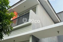 Disewakan! Rumah 3 Kamar Tidur &
2 Kamar Mandi di Gading Serpong, Tangerang Disewakan! Rumah 3 Kamar Tidur &
2 Kamar Mandi di Gading Serpong, Tangerang