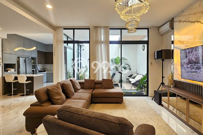 Jual Rumah Luas Elegan Dengan View Eksklusif di Lippo Karawaci, Tangerang Jual Rumah Luas Elegan Dengan View Eksklusif di Lippo Karawaci, Tangerang