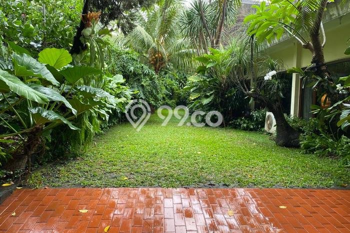 Ready to Use! Luxury House LT 990m2 Desain Elegan di Mampang Ready to Use! Luxury House LT 990m2 Desain Elegan di Mampang
