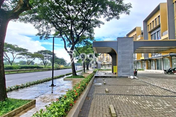 Ruko disewakan lokasi strategis Serpong Tangerang Selatan 347m2 Ruko disewakan lokasi strategis Serpong Tangerang Selatan 347m2