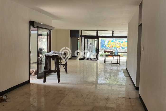 UNIT TERBATAS! Rumah di Duren Tiga, 3 KT, Luas 800m² LB 450m² UNIT TERBATAS! Rumah di Duren Tiga, 3 KT, Luas 800m² LB 450m²