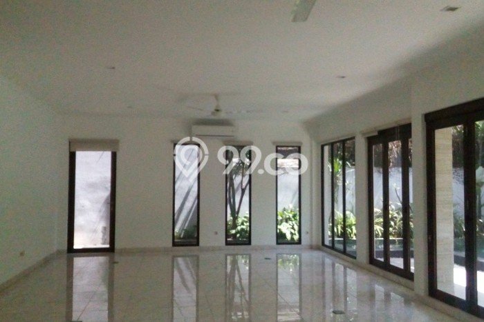 Rumah di Kemang, 5 KM, Area Strategis, Luas 600m2m² LB 552m2m² Rumah di Kemang, 5 KM, Area Strategis, Luas 600m2m² LB 552m2m²