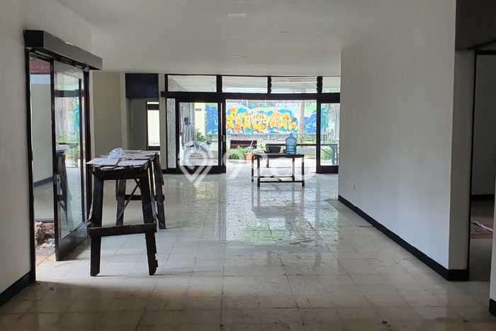 UNIT TERBATAS! Rumah di Duren Tiga, 3 KT, Luas 800m² LB 450m² UNIT TERBATAS! Rumah di Duren Tiga, 3 KT, Luas 800m² LB 450m²