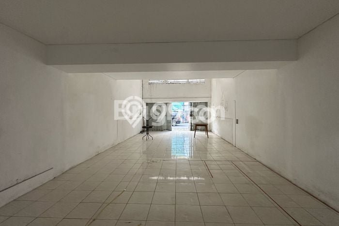 AREA POTENSIAL! Ruko Kawasan Pasar Kliwon, Luas 88m2m², Kawasan Strategis AREA POTENSIAL! Ruko Kawasan Pasar Kliwon, Luas 88m2m², Kawasan Strategis