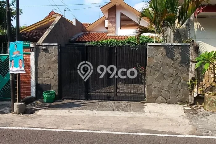 Dijual Cepat Rumah Bagus Siap Huni LB 196m2 di Serengan, Surakarta Dijual Cepat Rumah Bagus Siap Huni LB 196m2 di Serengan, Surakarta