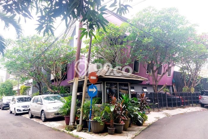 Dijual Kost Strategis di Cilandak, Jakarta Selatan 24 KT, 24 KM, Luas Bangunan 400m2 Dijual Kost Strategis di Cilandak, Jakarta Selatan 24 KT, 24 KM, Luas Bangunan 400m2