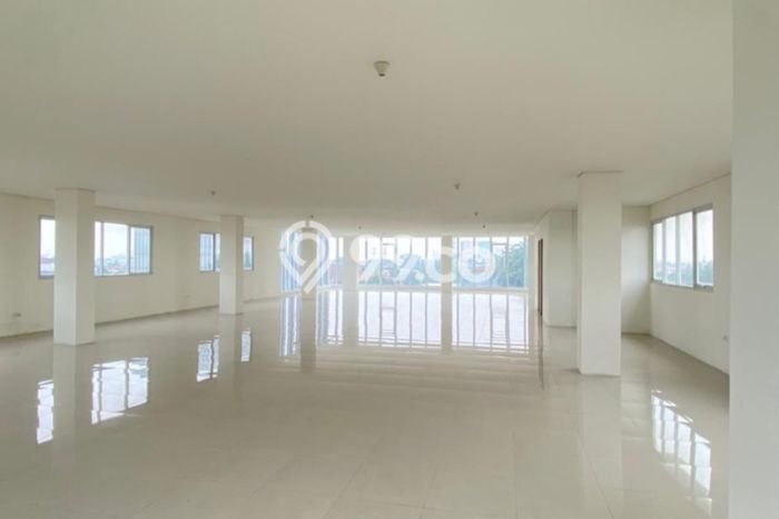 Unit Kantor Dijual di Matraman Jakarta Timur 2107m2 Unit Kantor Dijual di Matraman Jakarta Timur 2107m2