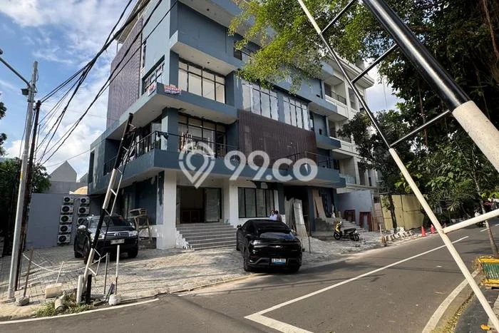 Unit Komersial Paling Strategis di Kebayoran Baru Jakarta Selatan dengan LB 192m2 Unit Komersial Paling Strategis di Kebayoran Baru Jakarta Selatan dengan LB 192m2