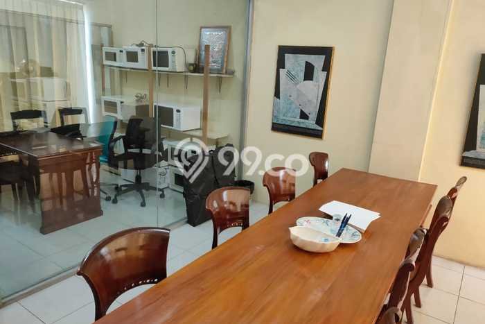 Unit Ruko Paling Strategis di Kebayoran Lama Jakarta Selatan dengan LB 40m2 Unit Ruko Paling Strategis di Kebayoran Lama Jakarta Selatan dengan LB 40m2