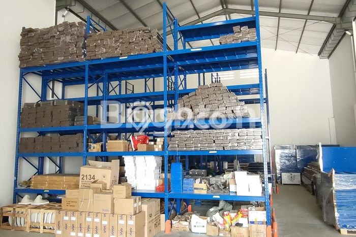 LOKASI STRATEGIS! Gudang Kawasan Benda, Luas 216m2m², Akses Utama LOKASI STRATEGIS! Gudang Kawasan Benda, Luas 216m2m², Akses Utama