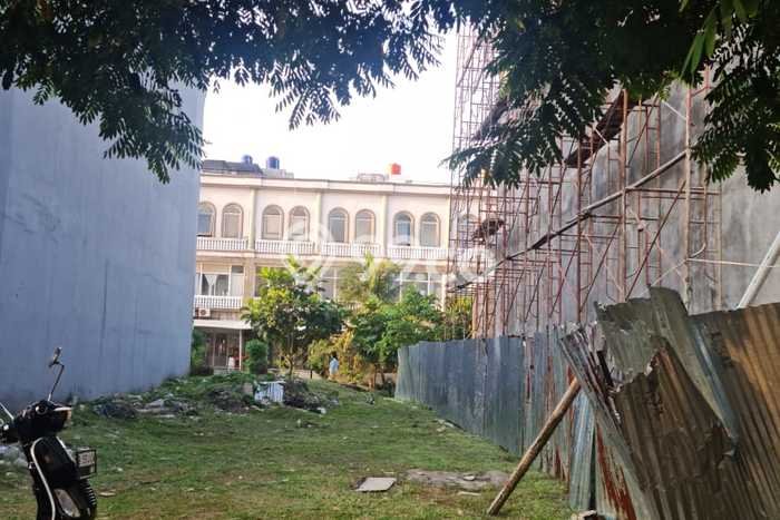 Tanah Dijual Lokasi Strategis di Jakarta Barat dengan Luas 280m2 Tanah Dijual Lokasi Strategis di Jakarta Barat dengan Luas 280m2