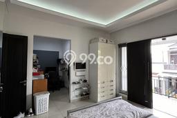 Rumah Elit Modern Tanpa Renovasi di BSD City Tangerang Rumah Elit Modern Tanpa Renovasi di BSD City Tangerang