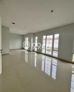 Hunian Mewah LB 232m2 Siap Pakai Desain Elegan di Gading Serpong, Tangerang Hunian Mewah LB 232m2 Siap Pakai Desain Elegan di Gading Serpong, Tangerang