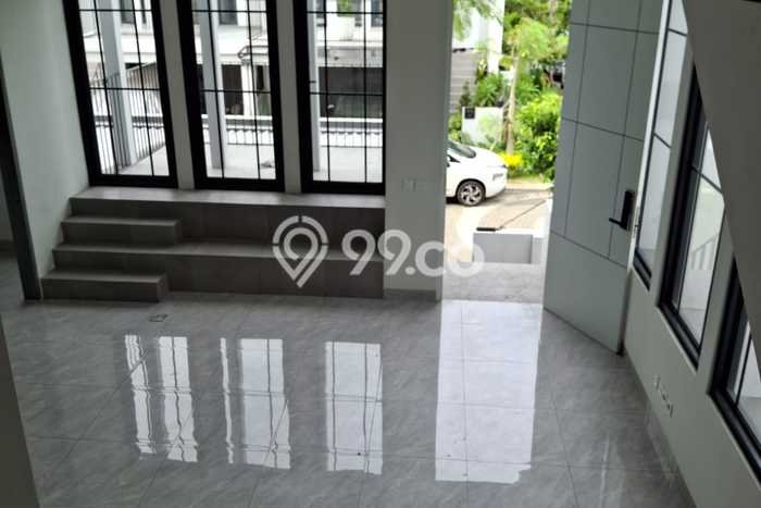 Rumah Elit Modern Tanpa Renovasi di BSD Green Wich Tangerang Rumah Elit Modern Tanpa Renovasi di BSD Green Wich Tangerang