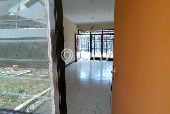 Rumah Strategis Minimalis Lb 100m2 di Arcamanik, Bandung Rumah Strategis Minimalis Lb 100m2 di Arcamanik, Bandung