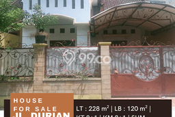 Rumah Modern LT 228m² Terawat di Banyumanik, Dekat Pusat Perbelanjaan, Semarang Rumah Modern LT 228m² Terawat di Banyumanik, Dekat Pusat Perbelanjaan, Semarang