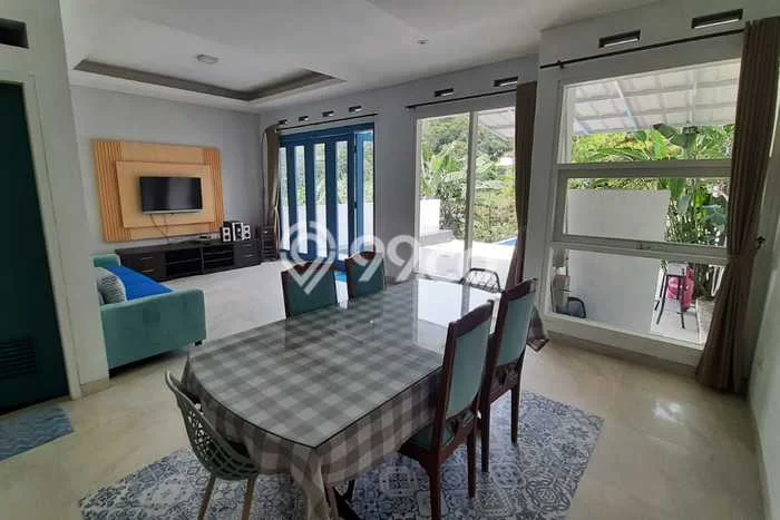 For Sale! Luxury House LT 200m2 Desain Elegan di Dago Pakar For Sale! Luxury House LT 200m2 Desain Elegan di Dago Pakar