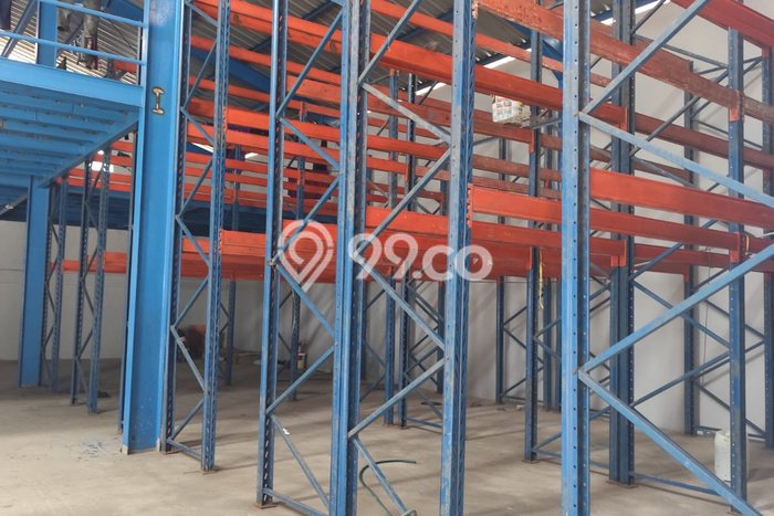 Gudang Disewa di Tangerang dengan LB 2000m2 Area Komersial Ramai Gudang Disewa di Tangerang dengan LB 2000m2 Area Komersial Ramai