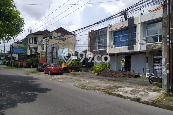 AREA KOMERSIAL! Ruko For Rent di Sumerta Kelod, Luas 130m², Jalan Strategis AREA KOMERSIAL! Ruko For Rent di Sumerta Kelod, Luas 130m², Jalan Strategis