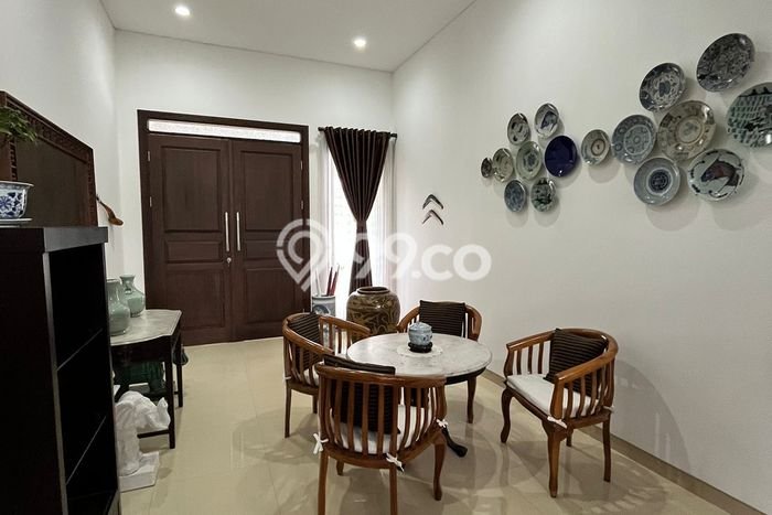 Rumah Mewah LB 215m2 Siap Huni Desain Elegan di Ciwaruga, Bandung Rumah Mewah LB 215m2 Siap Huni Desain Elegan di Ciwaruga, Bandung