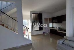 Rumah Asri di Coblong, 3 KM, Area Tenang, LT 200m2m² Bangunan 130m2m² Rumah Asri di Coblong, 3 KM, Area Tenang, LT 200m2m² Bangunan 130m2m²