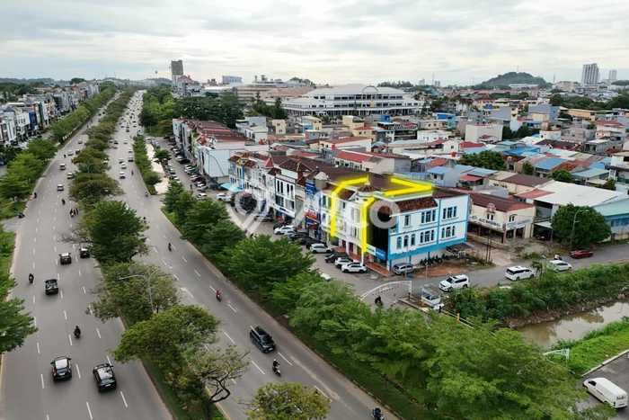 Unit Ruko Dijual di Batam LT 150m2 & LB 450m2 Unit Ruko Dijual di Batam LT 150m2 & LB 450m2
